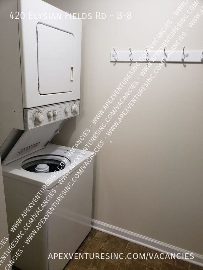 Building Photo - 420 Elysian Fields Rd