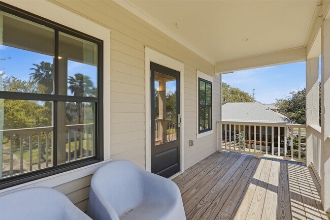 Building Photo - 4712 Avenue Q