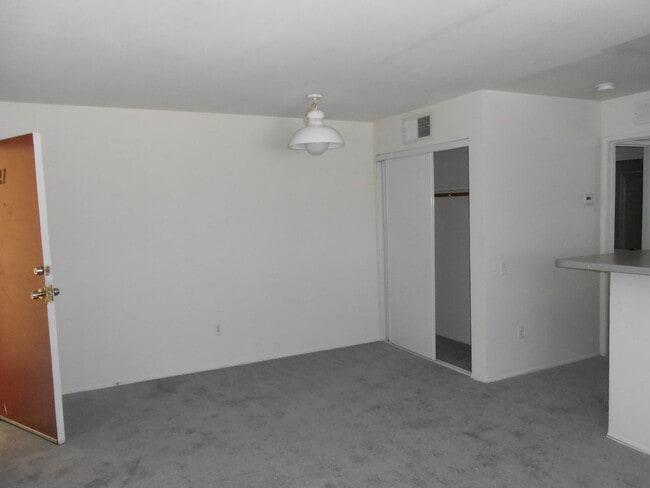 Building Photo - Lovely One bedroom Apartment in City Heights