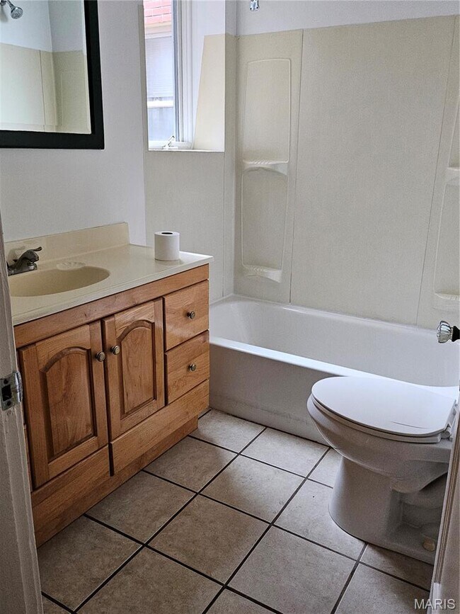 Building Photo - 3807 Potomac St