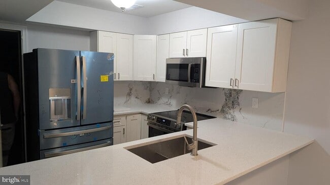 Building Photo - 3801 Ernst Dr