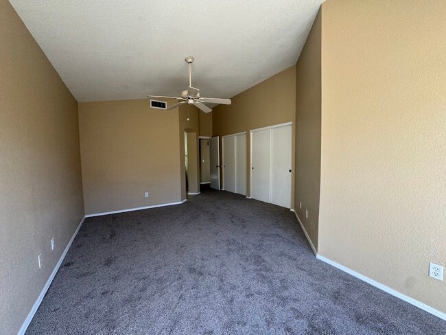 Building Photo - BEAUTIFUL 2 BEDROOM 2 BATHROOM WITH A DEN ...