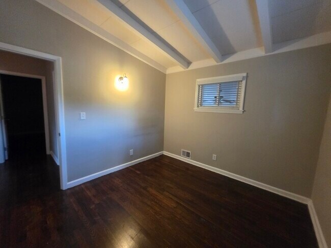 Building Photo - 3659 Ashwood Dr SE