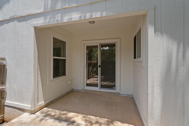 Building Photo - 8907 Creekmont Cove