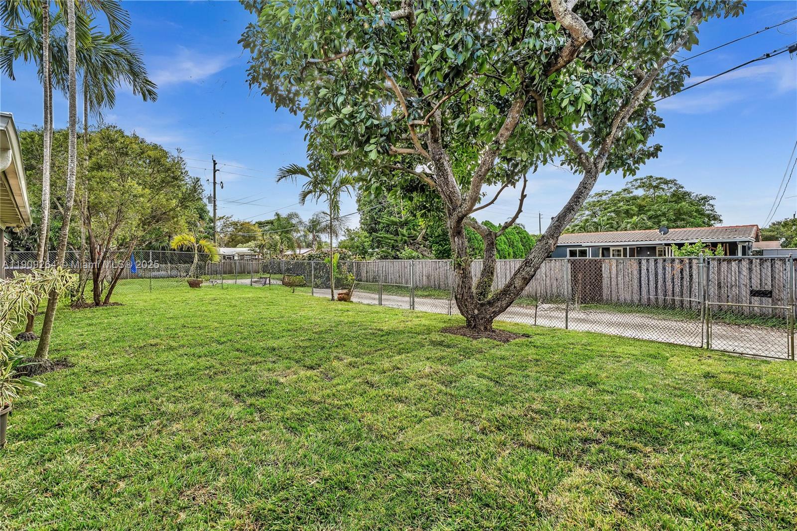 Building Photo - 2114 N 44th Ave