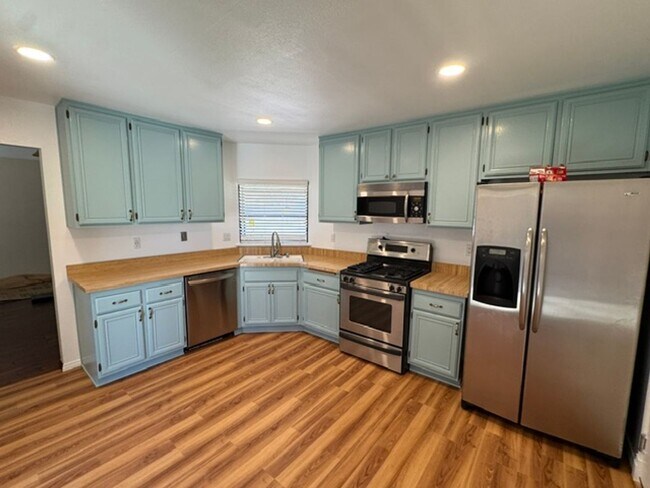 Building Photo - 791 Kingfisher Ct