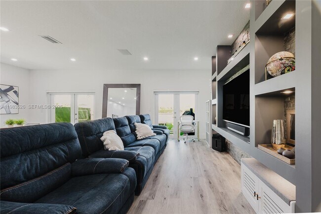 Building Photo - 12735 SW 49th Ct