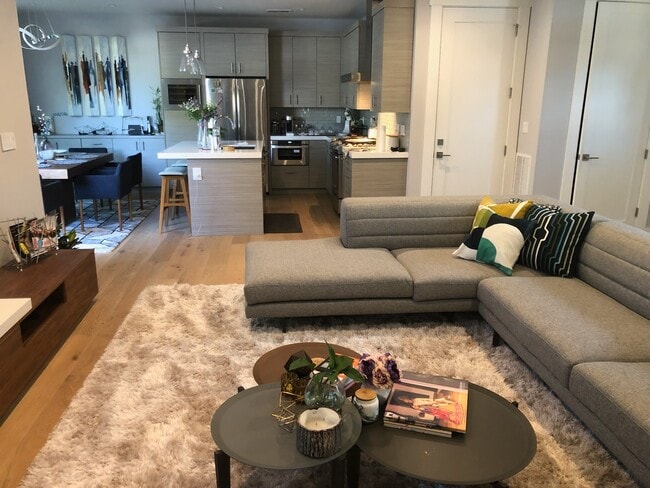 Building Photo - 1805 Gum St