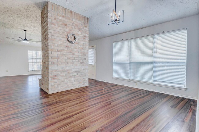 Building Photo - 3518 Pecan Point Dr