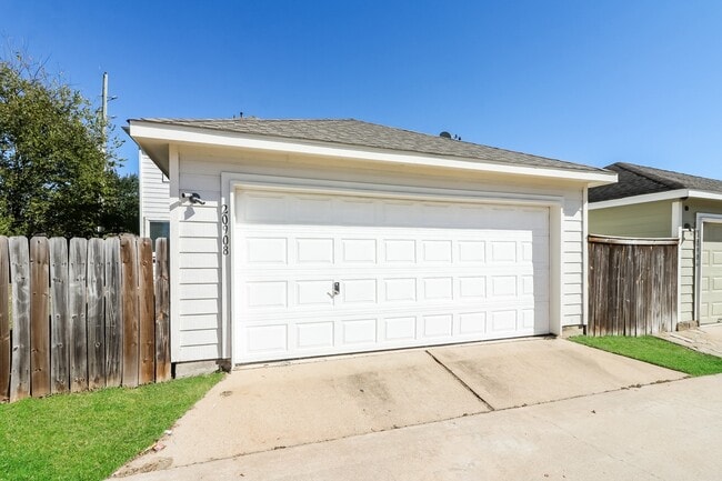 Building Photo - 20908 Patriot Park Ln