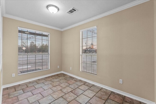 Building Photo - 114 Grand Ave