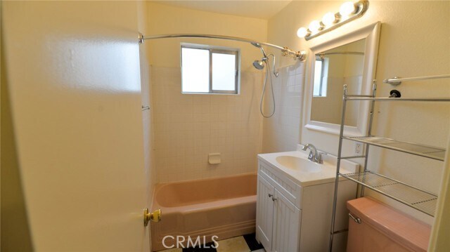 Building Photo - 142 Avenida Miramar