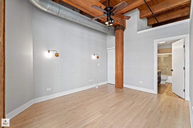 Building Photo - 701 W Jackson Blvd