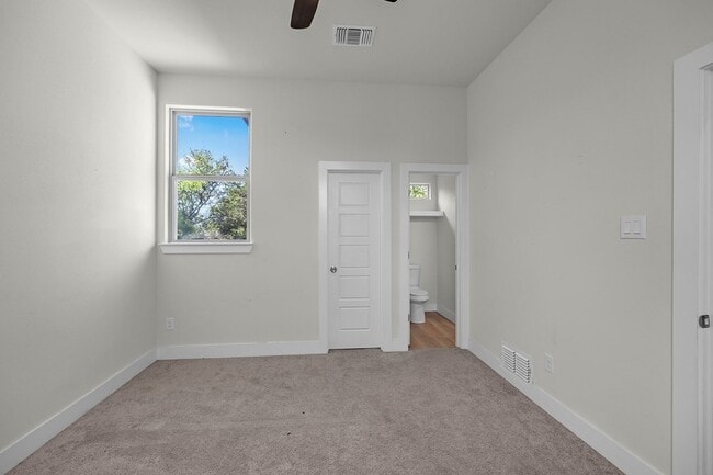 Building Photo - 5511 Black Pine Cir