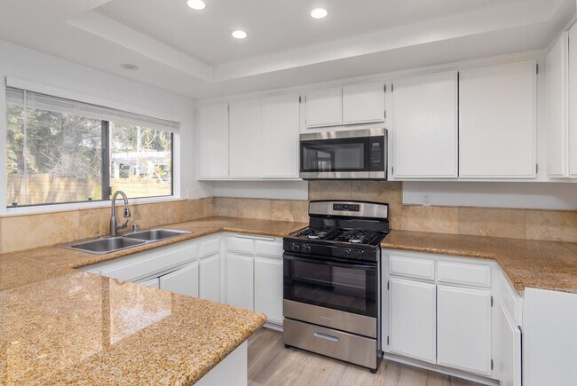 Building Photo - Move-in Ready - Available March 1