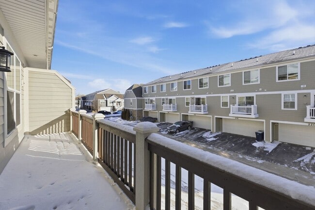 Building Photo - 218 Goldenrod Dr