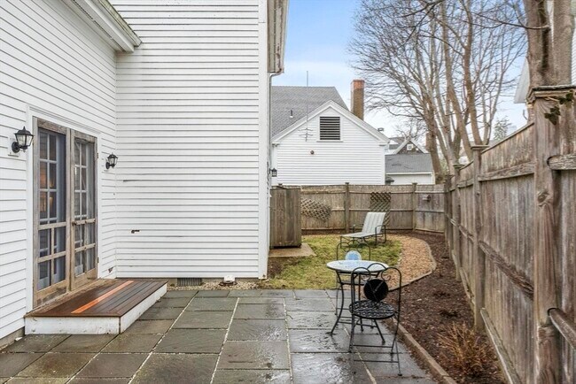 Building Photo - 54 Broadway Ave