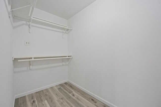 Building Photo - 1728 Connorvale Rd