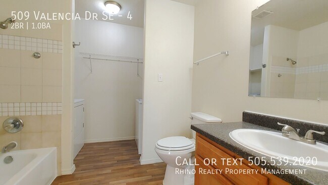 Building Photo - 509 Valencia Dr SE