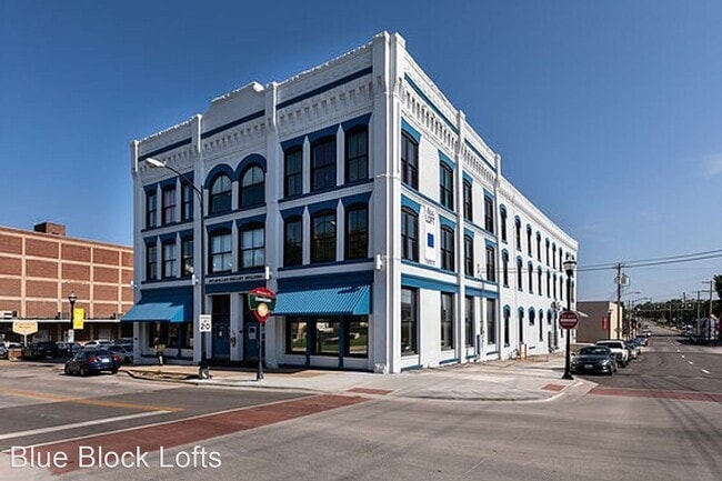 Primary Photo - 331 E Water St