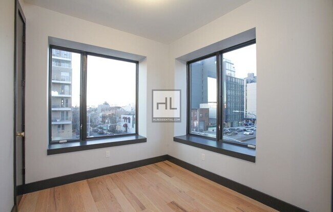 Building Photo - Exceptional 3BR/2Bath in Park Slope