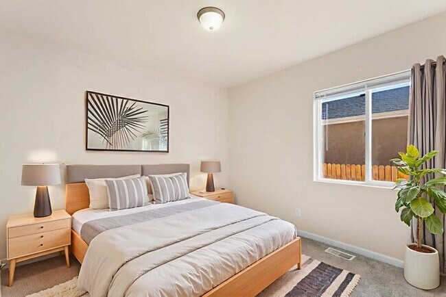 Building Photo - Well-Maintained 3-Bedroom Home with Modern...