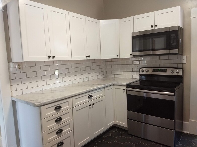 Kitchen - 2014 10th Ave