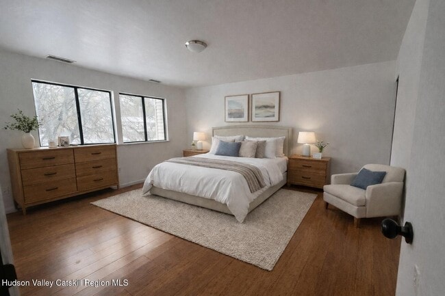 Building Photo - 259 Village Ct