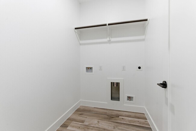 Building Photo - 5227 Sunshine Point