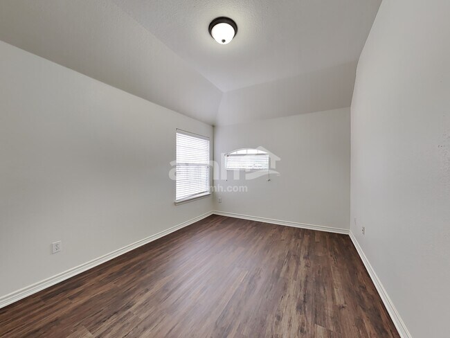 Building Photo - 1406 Monte Carlo Dr