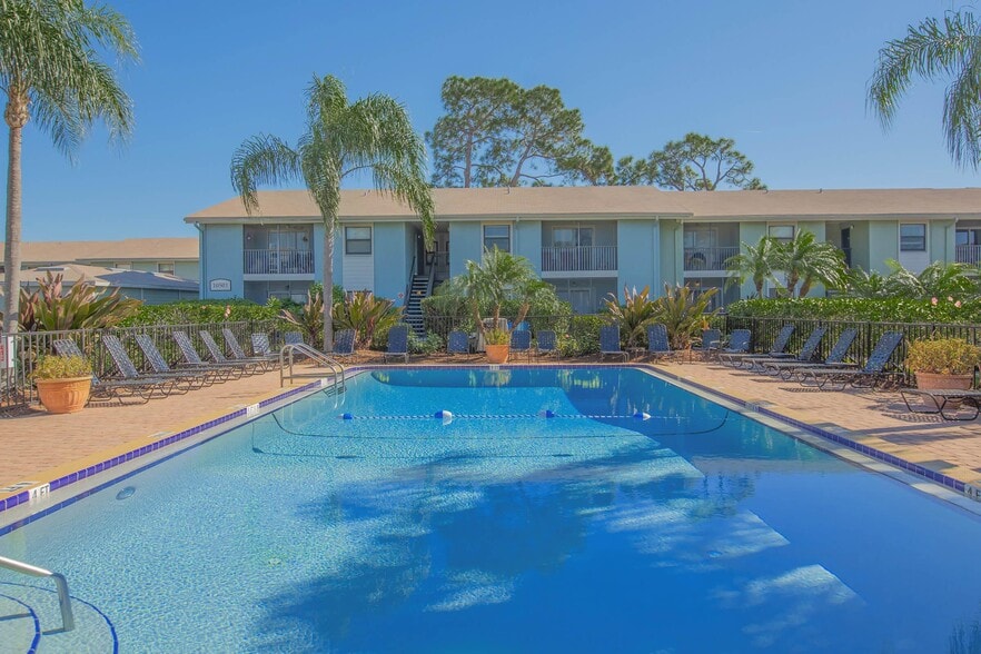 SOAK UP THE SUN BY THE SHIMMERING SWIMMING POOL - Palmera at Gandy