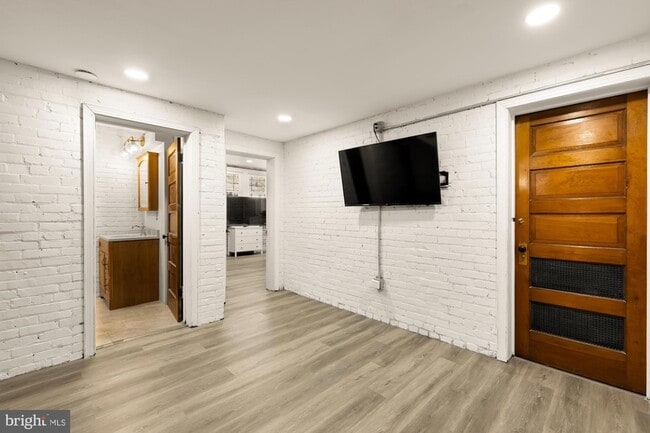 Building Photo - 3422 Pennsylvania Ave. SE