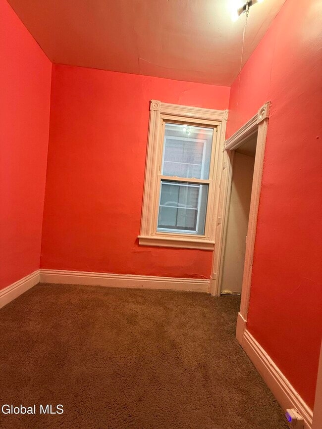 Building Photo - 412 2nd St