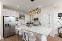 Building Photo - Aventon Noelle