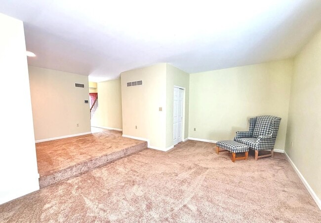 Building Photo - 2814 Kingston Dr