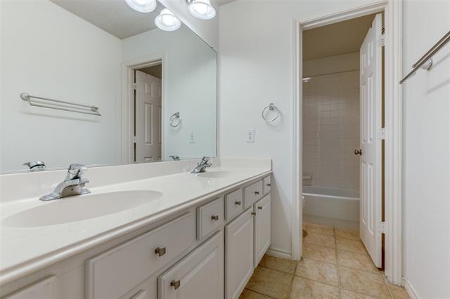 Building Photo - 8 Bear Run Cir