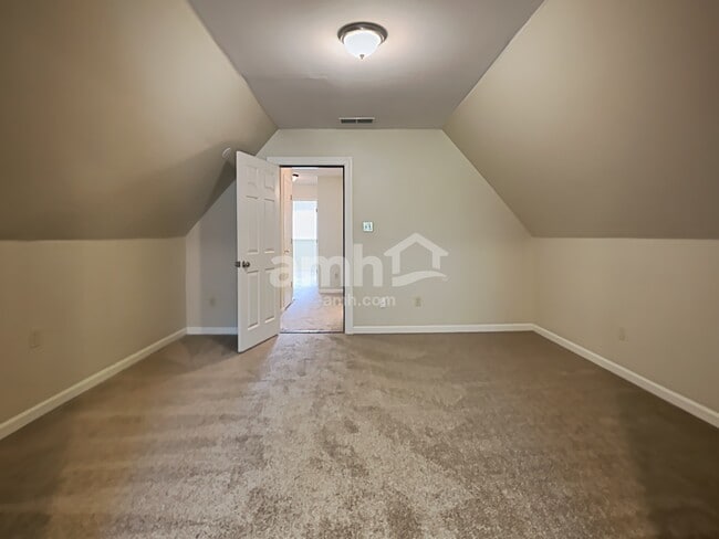 Building Photo - 5005 Bristol Woods