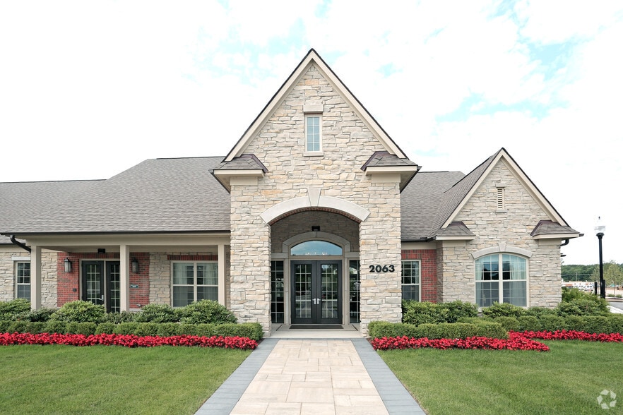 Shearwater 2063 Shearwater Cir Commerce Township MI 48390 Apartment