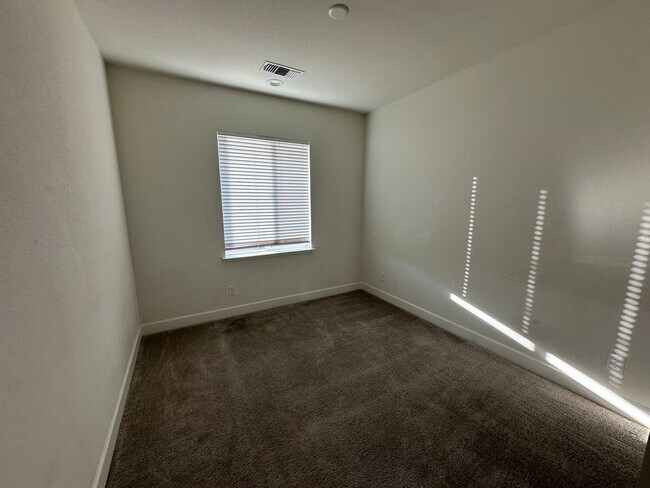 Building Photo - 3012 Granger St