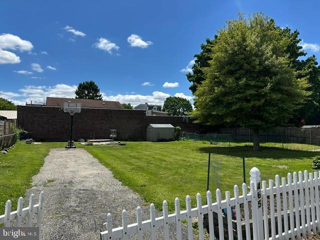 Building Photo - 465 Cinnaminson St
