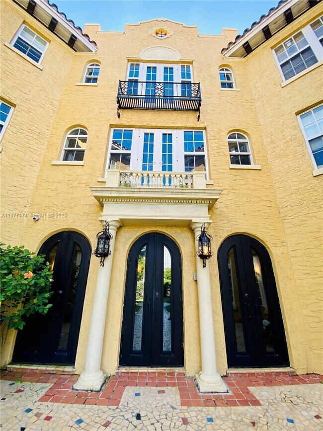 Building Photo - 3224 Biscayne Blvd