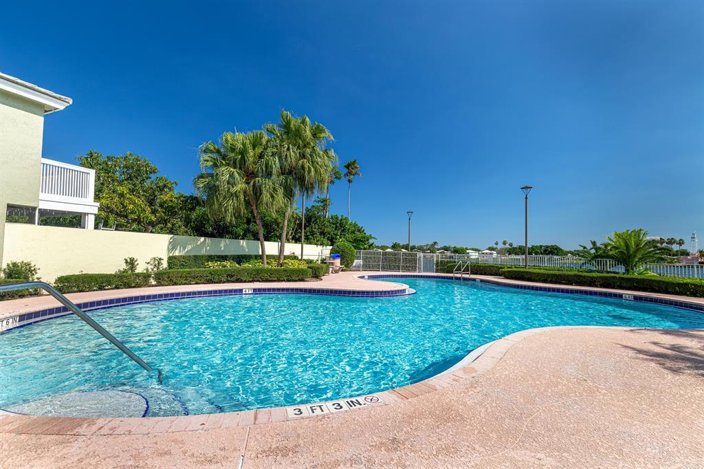 Building Photo - 6466 Buena Vista Dr