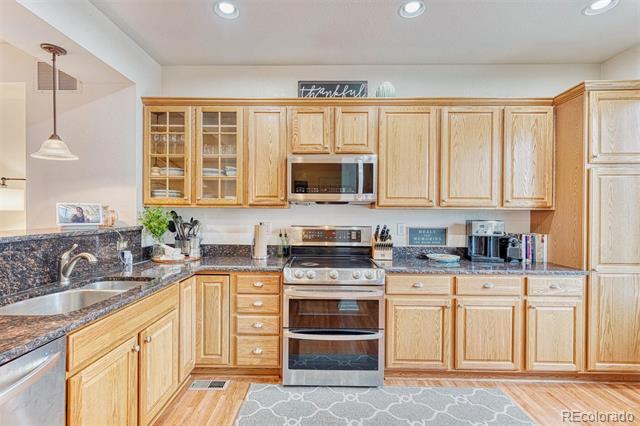 Building Photo - 1000 Rockhurst Dr