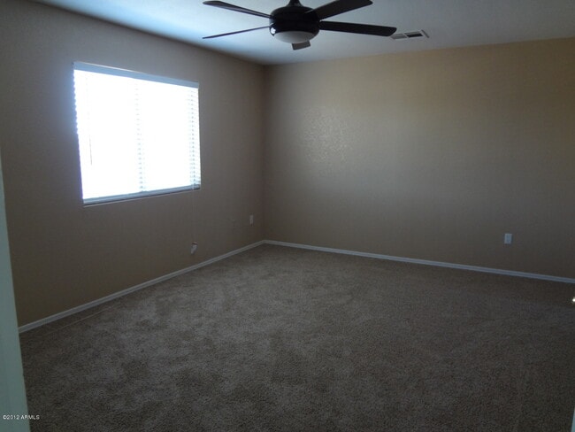 Building Photo - 1576 E Windsor Dr