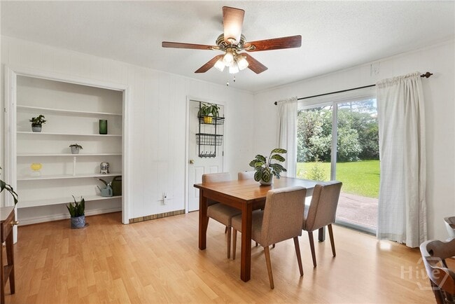 Building Photo - 204 Pine Grove Dr