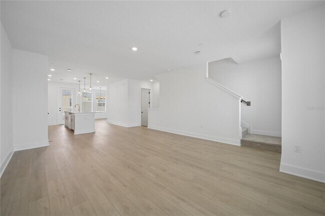 Building Photo - 15219 Hamlin Pk Dr