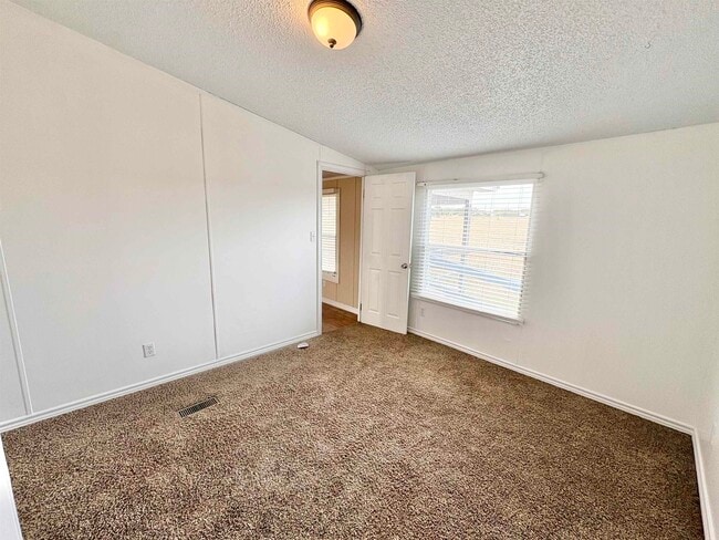 Building Photo - 285 CR 112