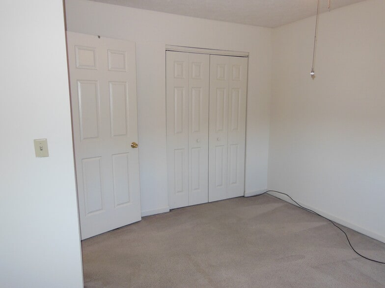 Upper Level Closet Bedroom 1 - 303 McDougal Ave