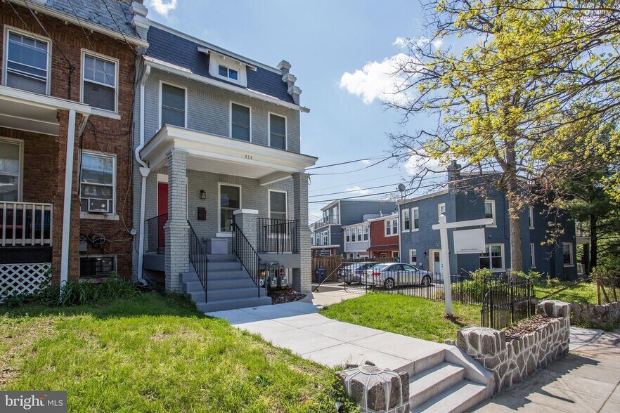 Building Photo - 414 Varnum St NW