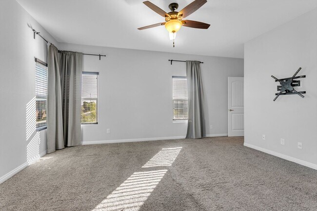 Building Photo - Great Southwest Home